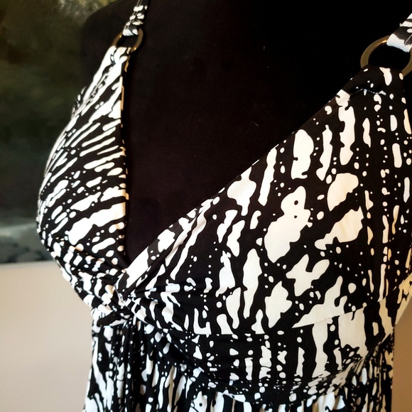 Long Simon Chang Maxi Dress - Picture 3 of 8